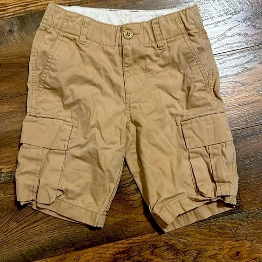 Gap boy cargo shorts size 7